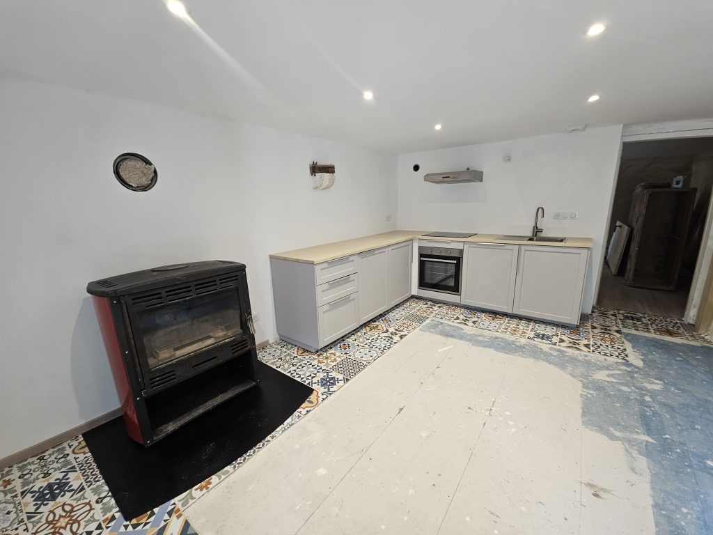 carrelage imitation carreaux de ciment colorés avec cuisine ikea