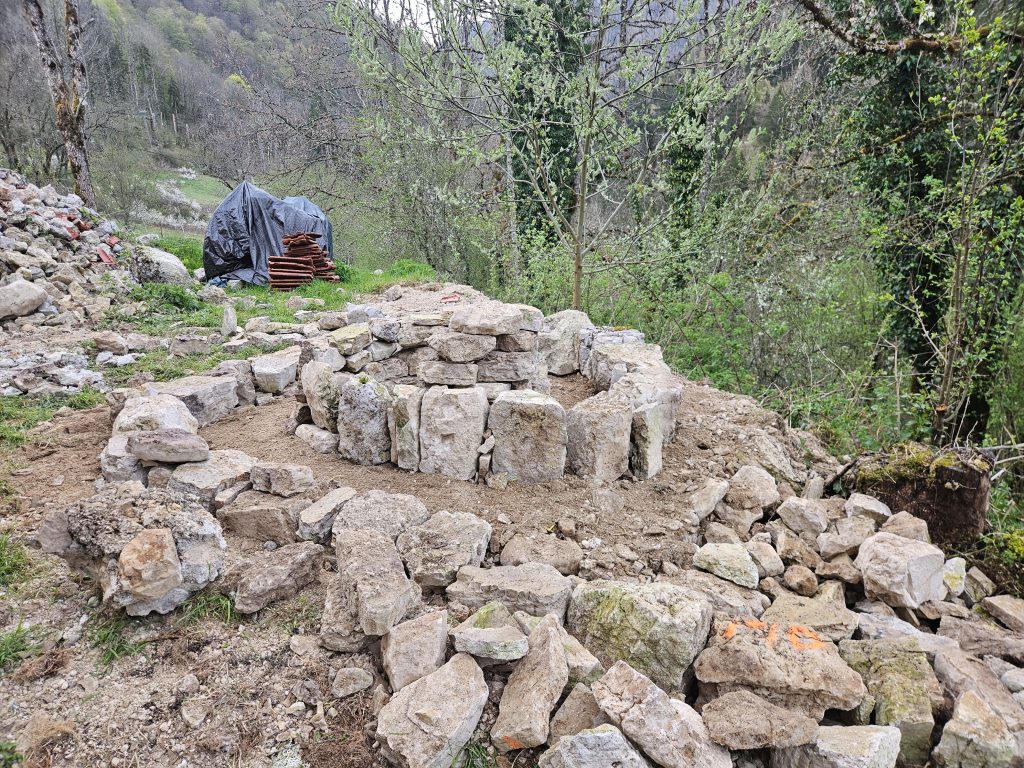 Spirale en pierre pour faire un jardin