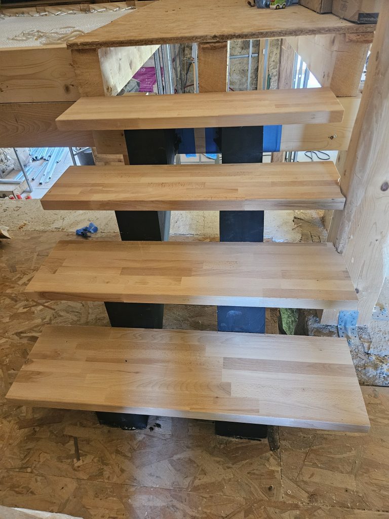 Escalier droit limon en bois